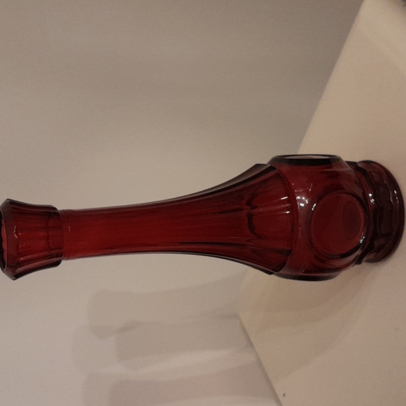 Collectable Red Depression Glass Vase. 1920s-1950s - Picture 4 of 7